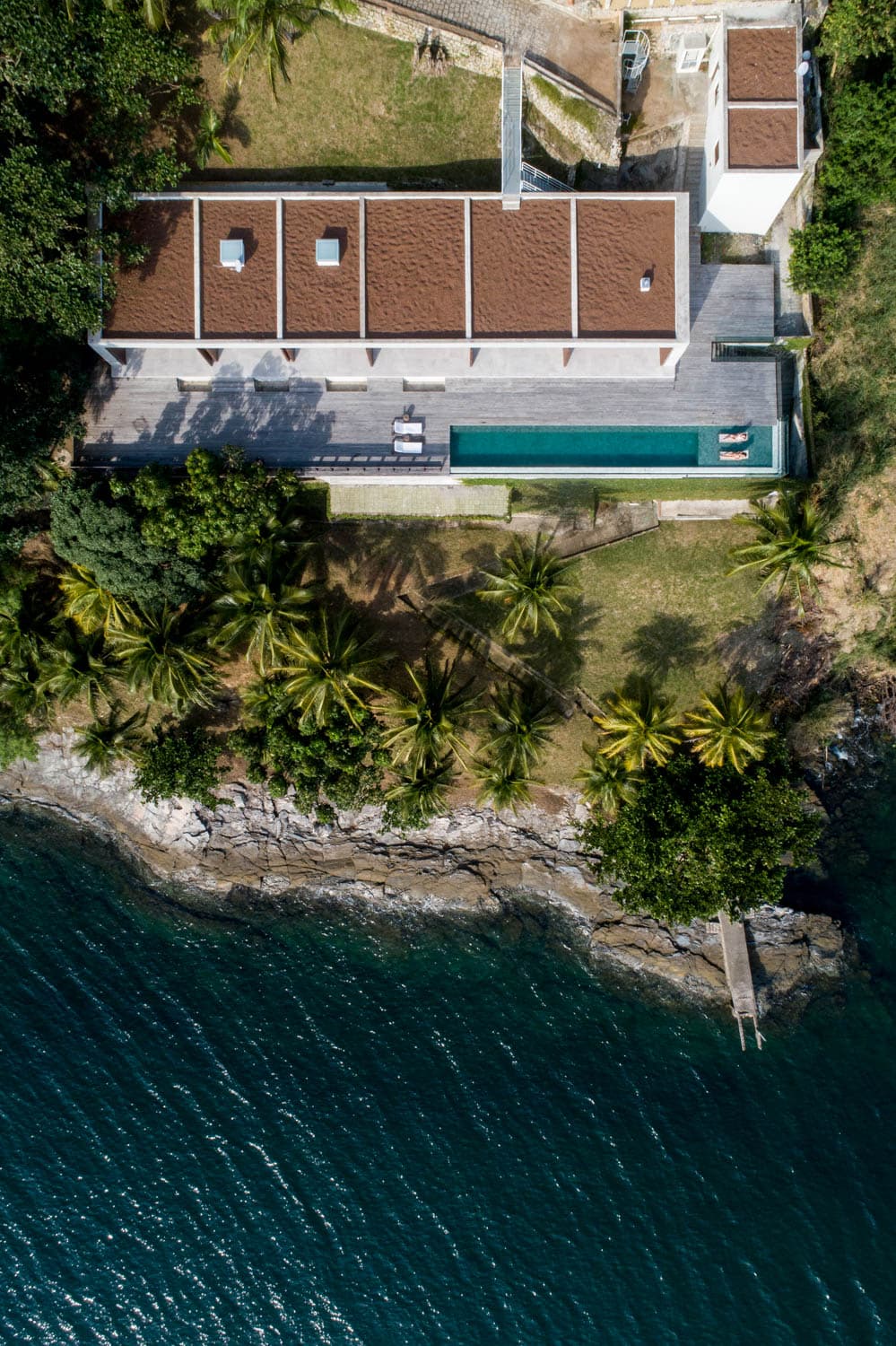 Vista aérea da prainha particular